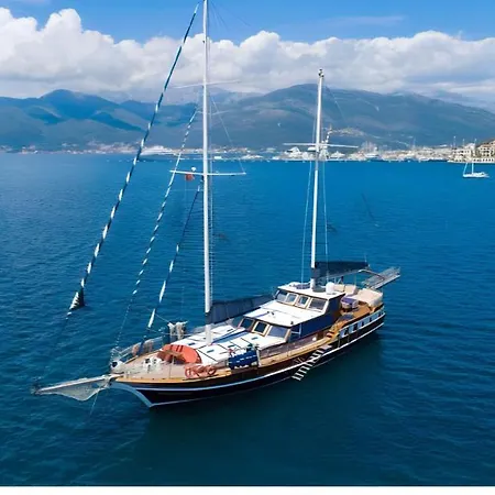 Bateau-hôtel Blue Cruise In Mediterranean Riviera *